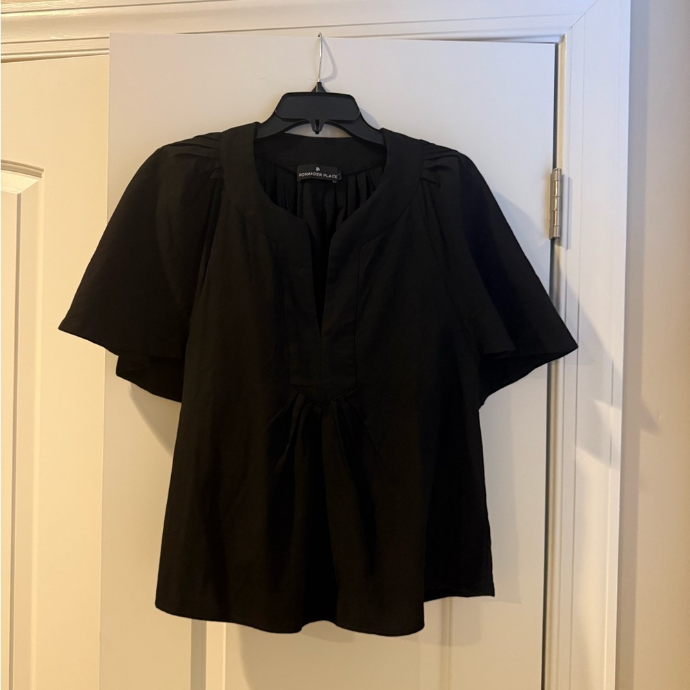 Tuckernuck Finley Flutter Sleeve Top